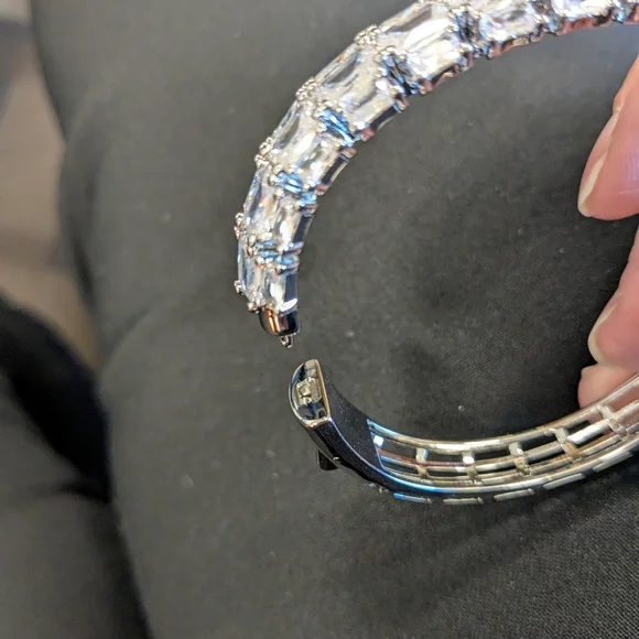 PARK LANE “Glitz” Cuff Silver-tone & Clear Stone Bracelet, NEW!!! - Picture 4 of 4